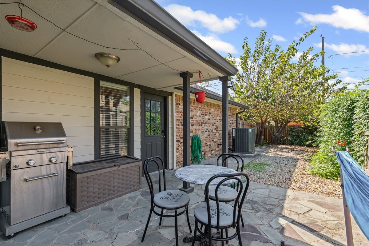 3046 Westforest Dr — photo 2