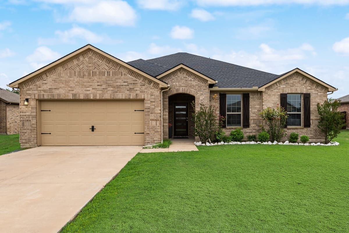 480 Collin St — photo 2