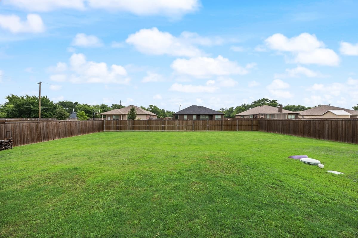 480 Collin St — photo 33