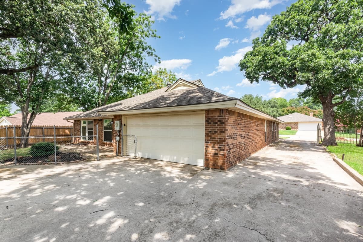 2109 Oakmeadow St — photo 30