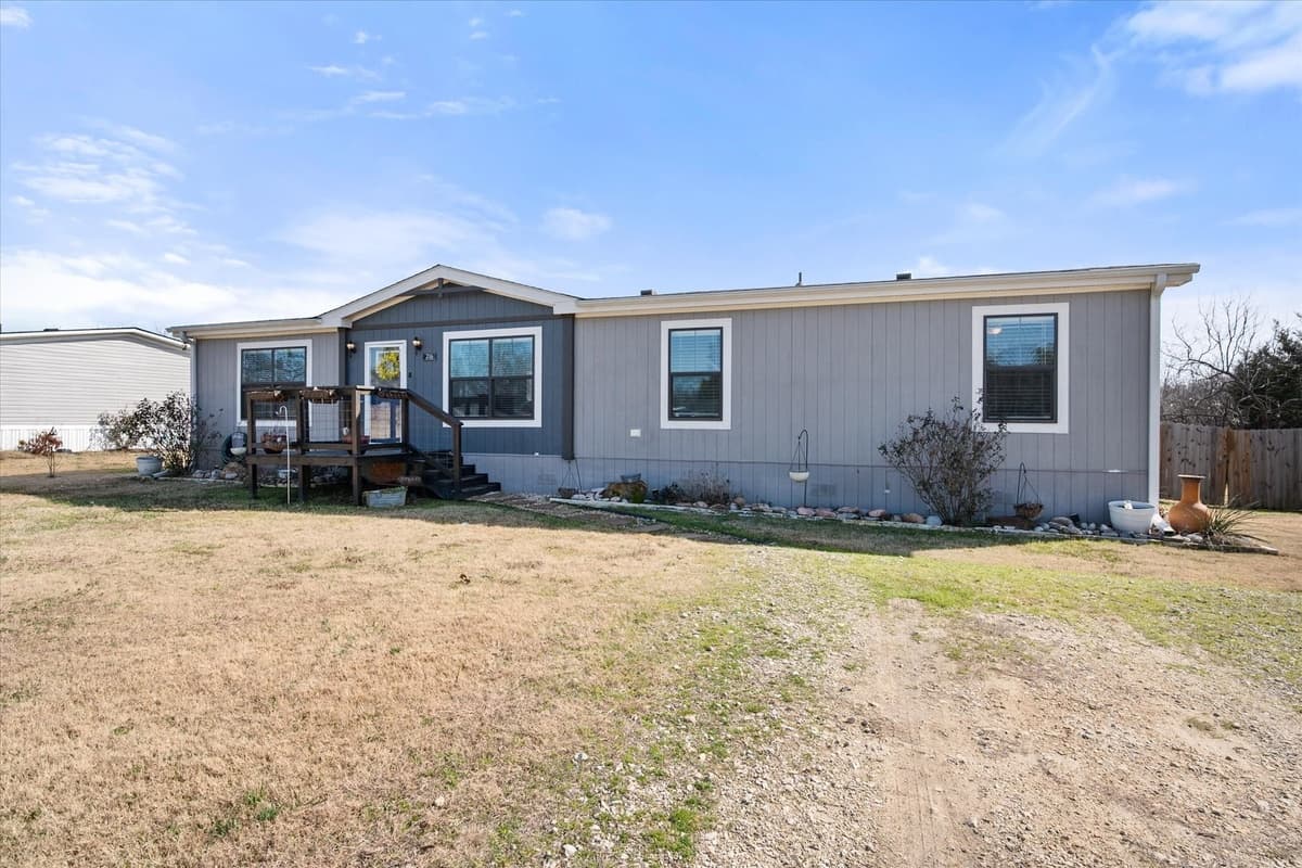 216 Se County Rd 3048a — photo 2