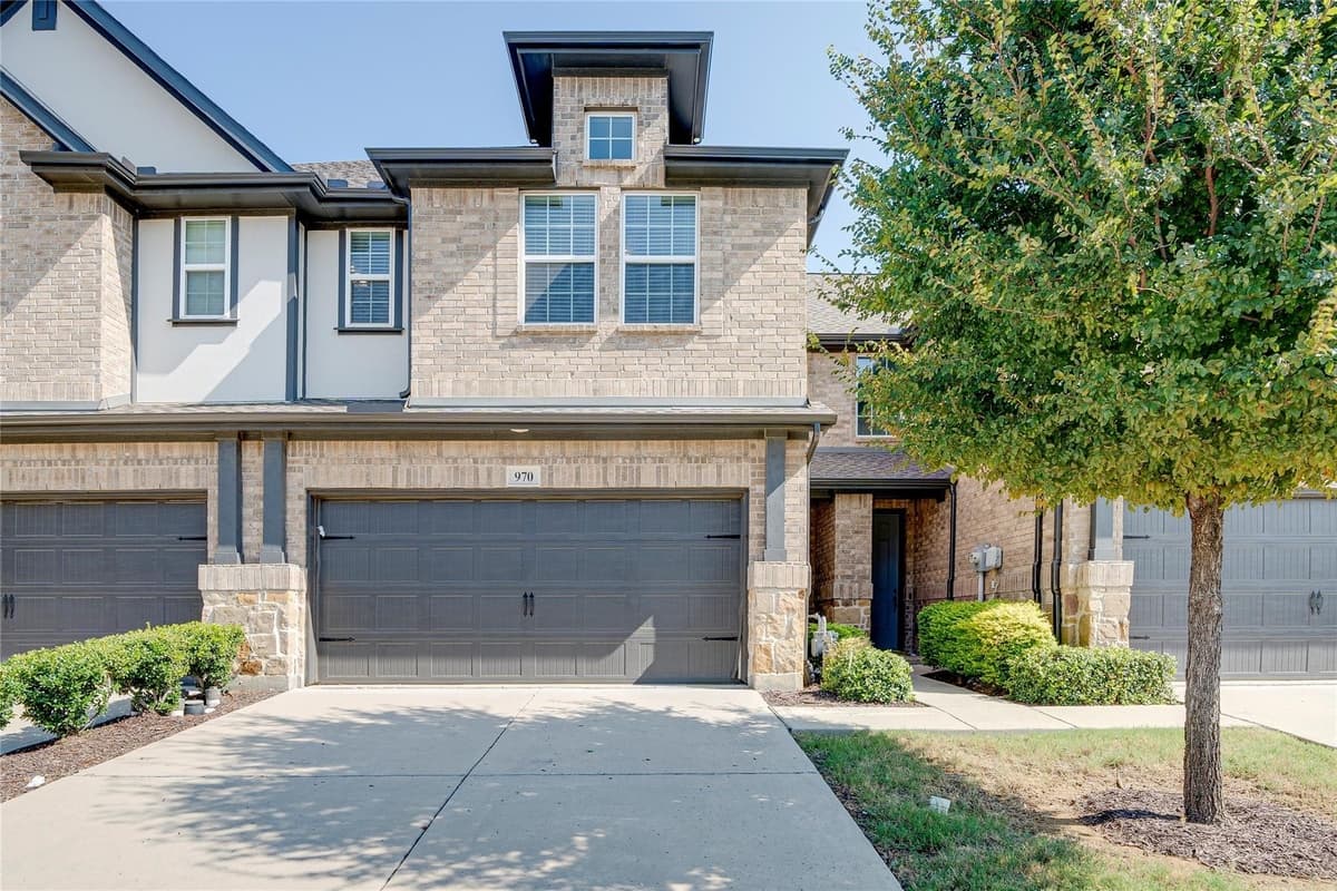 970 Emil Pl — photo 1