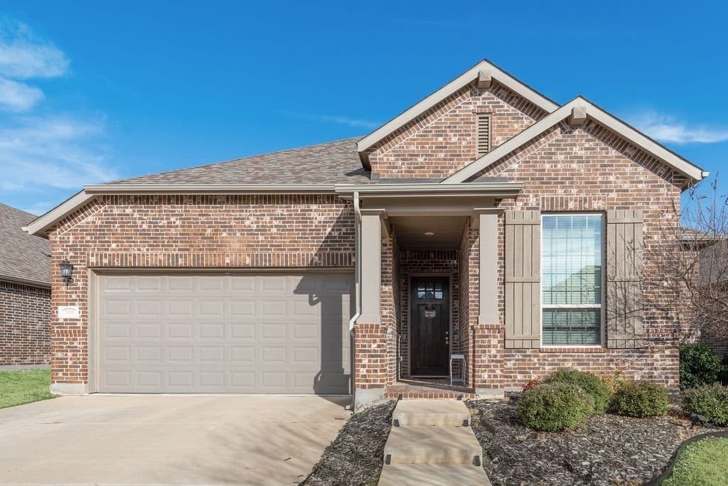 1308 E Swan Trail — photo 2