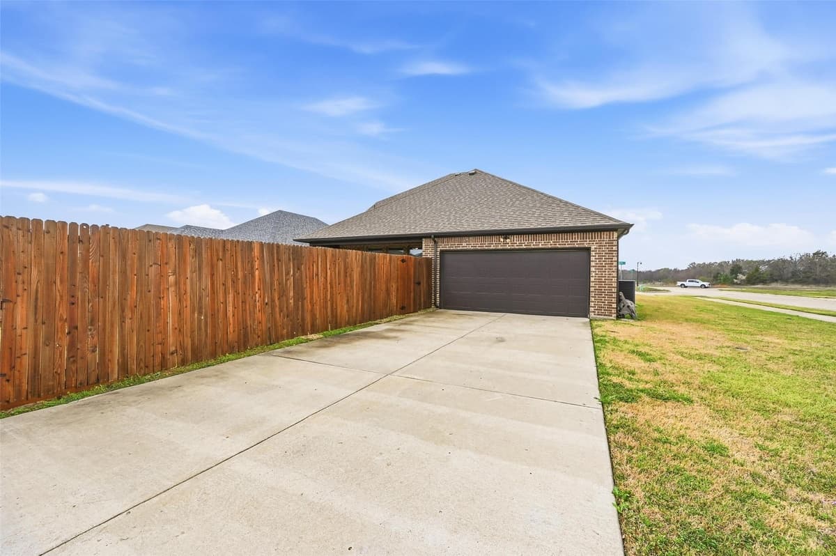 196 Lady Bird Dr — photo 34