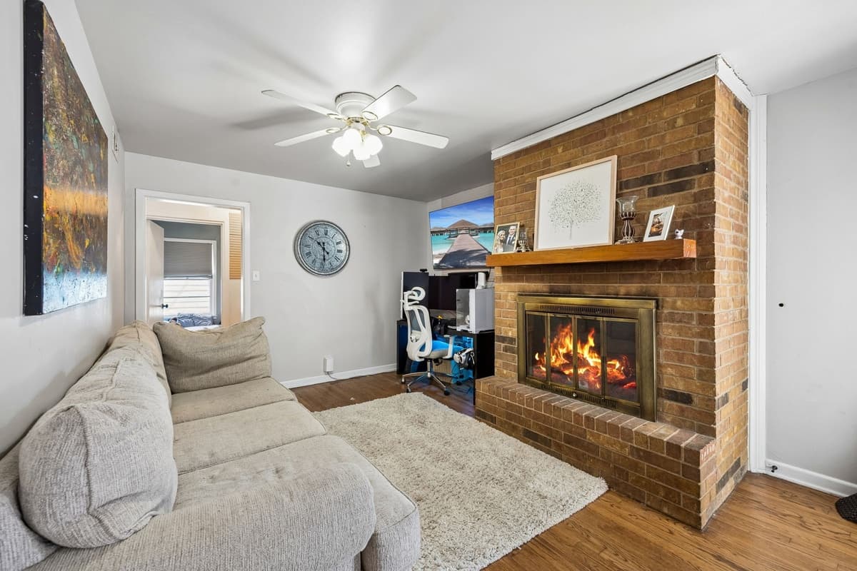 1004 Cordell St — photo 1