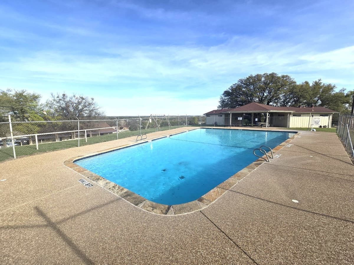 806 Colorado River Dr — photo 32