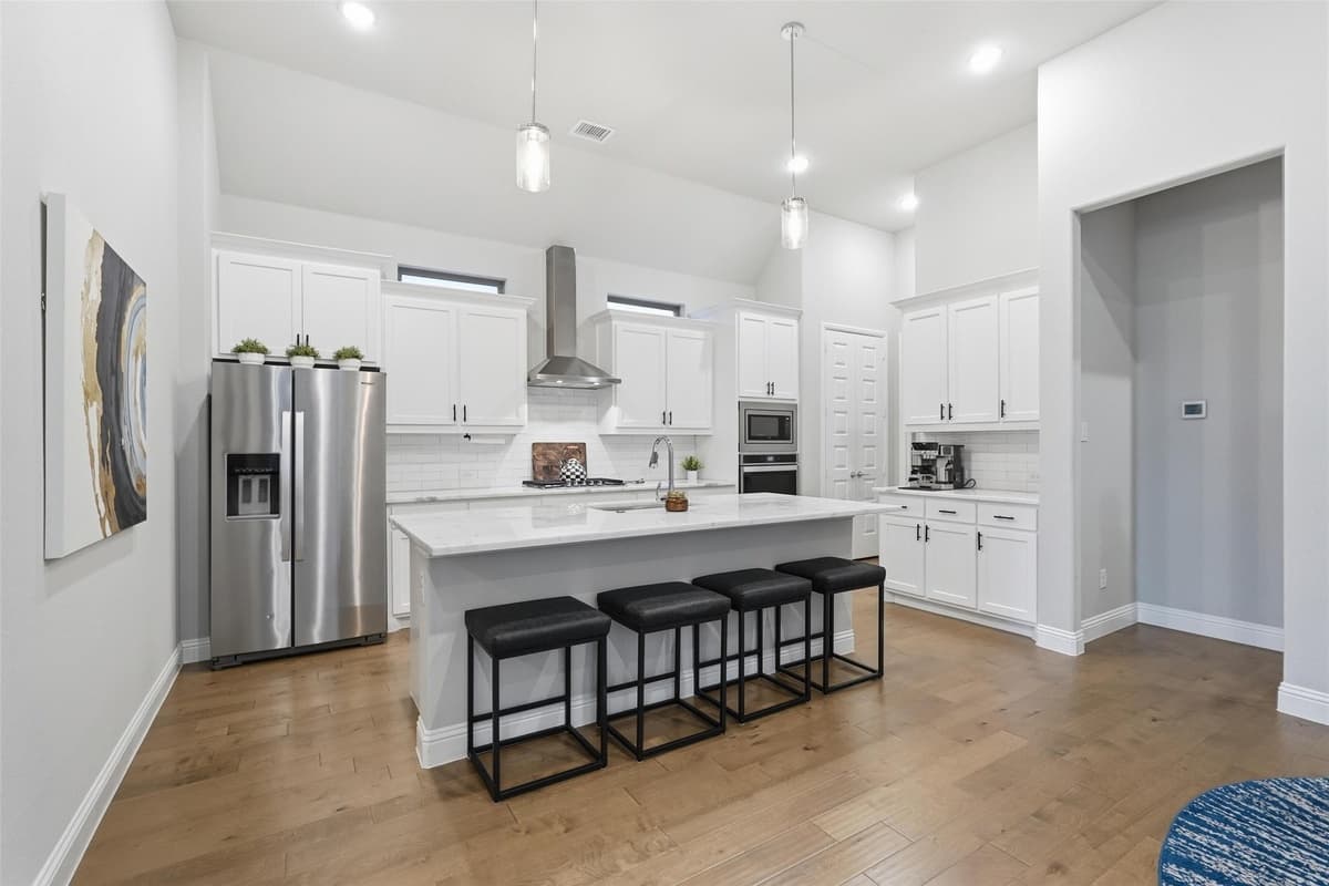 480 Caitlyn Way — photo 2