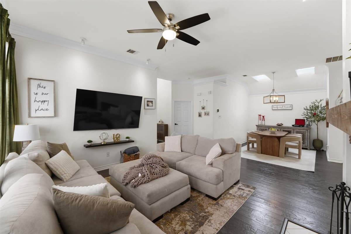 8609 Old Oak Dr — photo 2