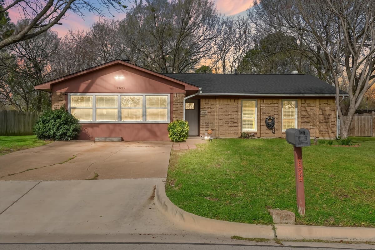 2529 Freedom Ln — photo 1