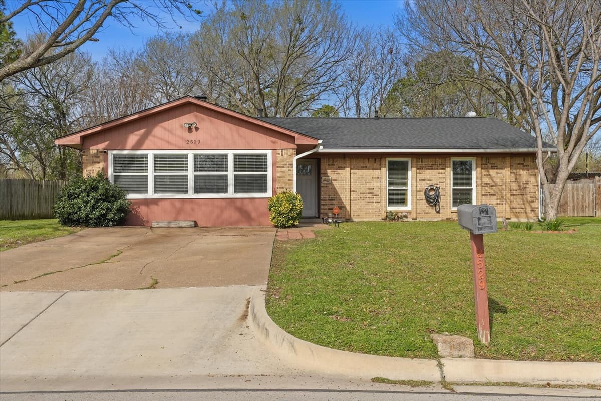 2529 Freedom Ln — photo 2