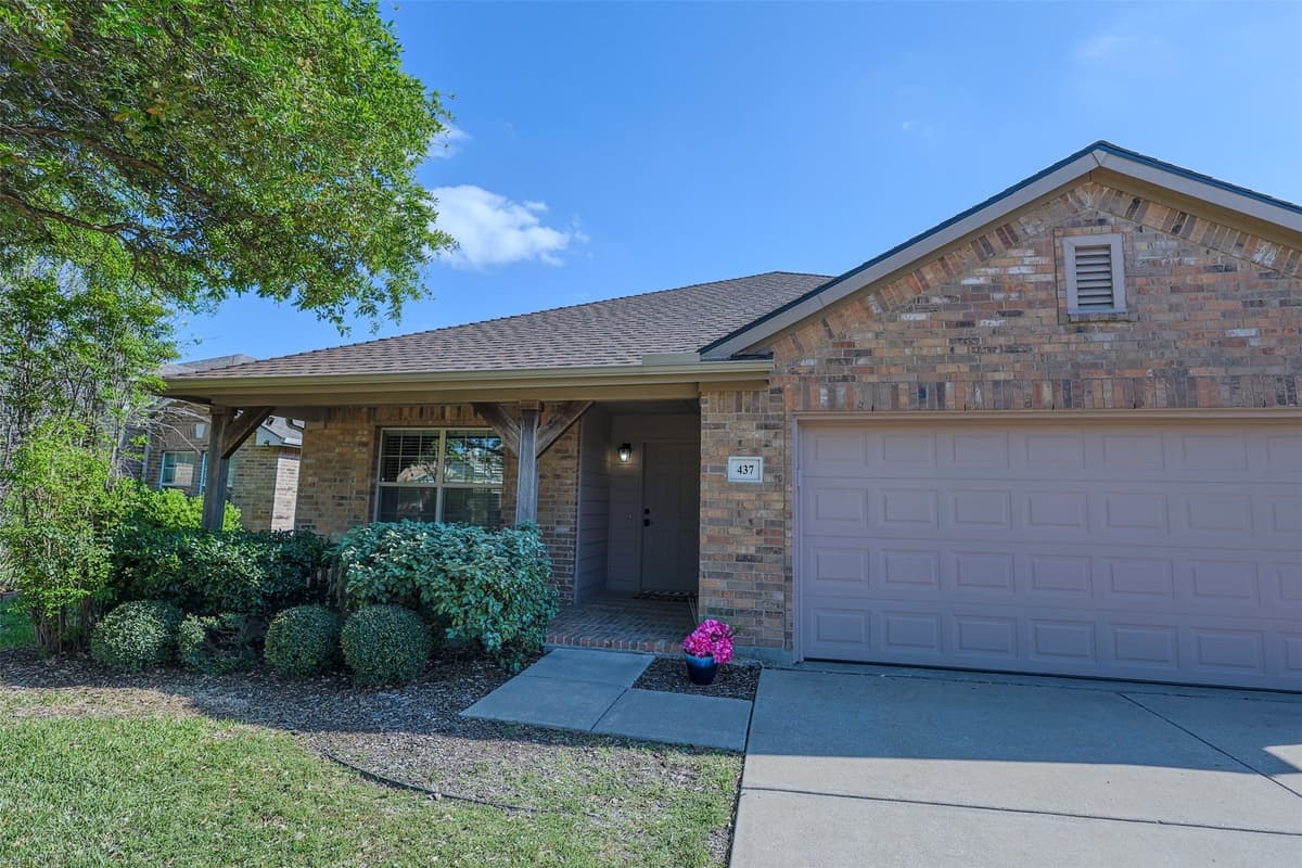 437 Sandy Creek Dr — photo 1