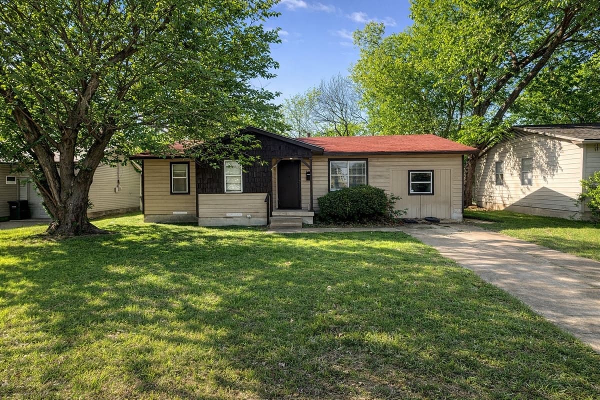 1117 Rancho Dr — photo 1