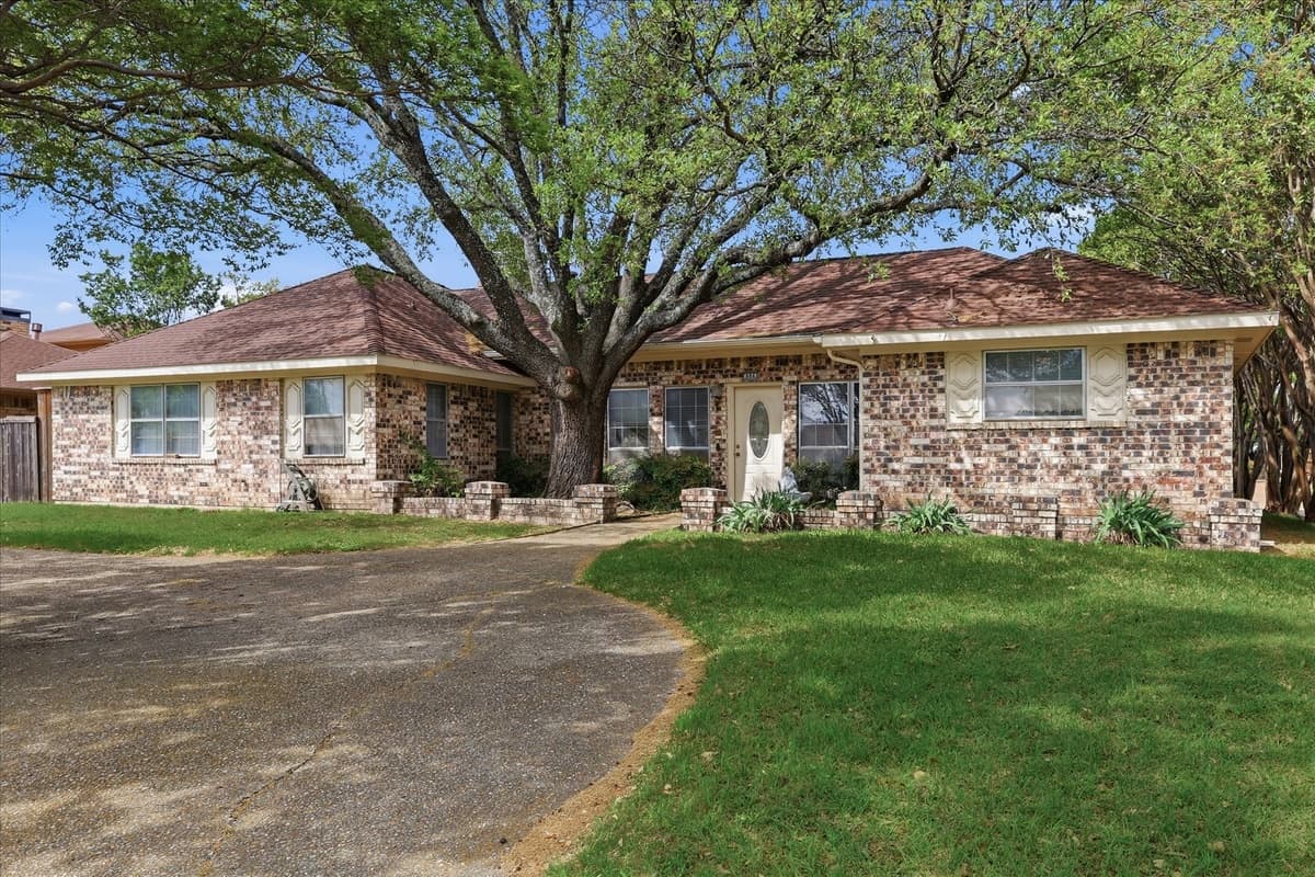 604 S Briarcrest Dr — photo 1