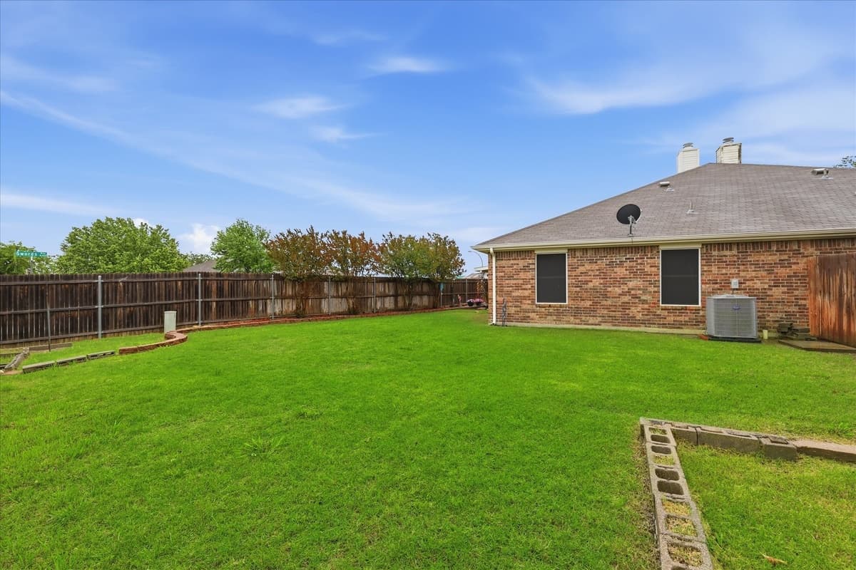 5621 Swords Dr — photo 19
