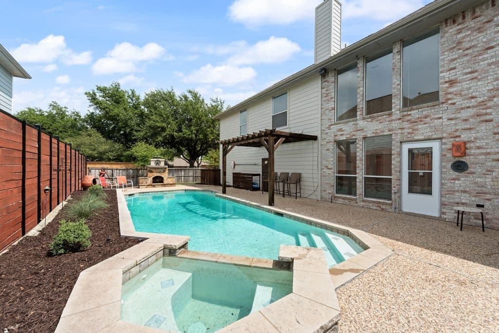 5900 Heron Cove Ln — photo 1