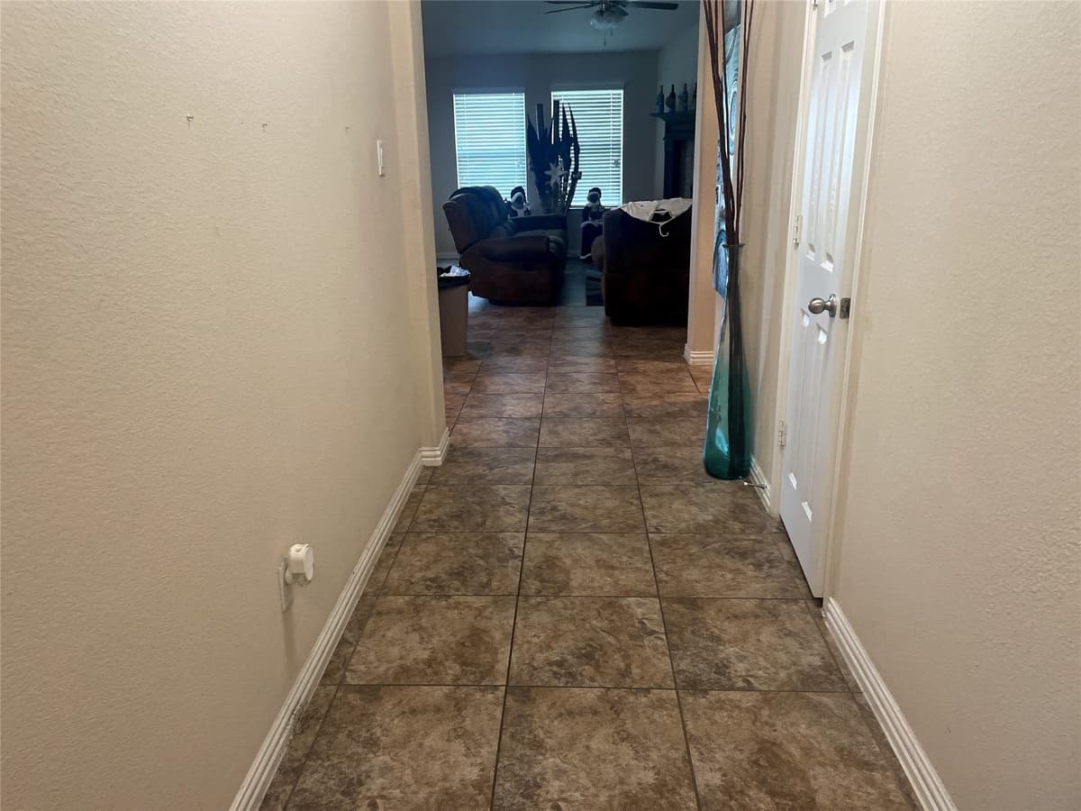 6174 Baggins St — photo 2