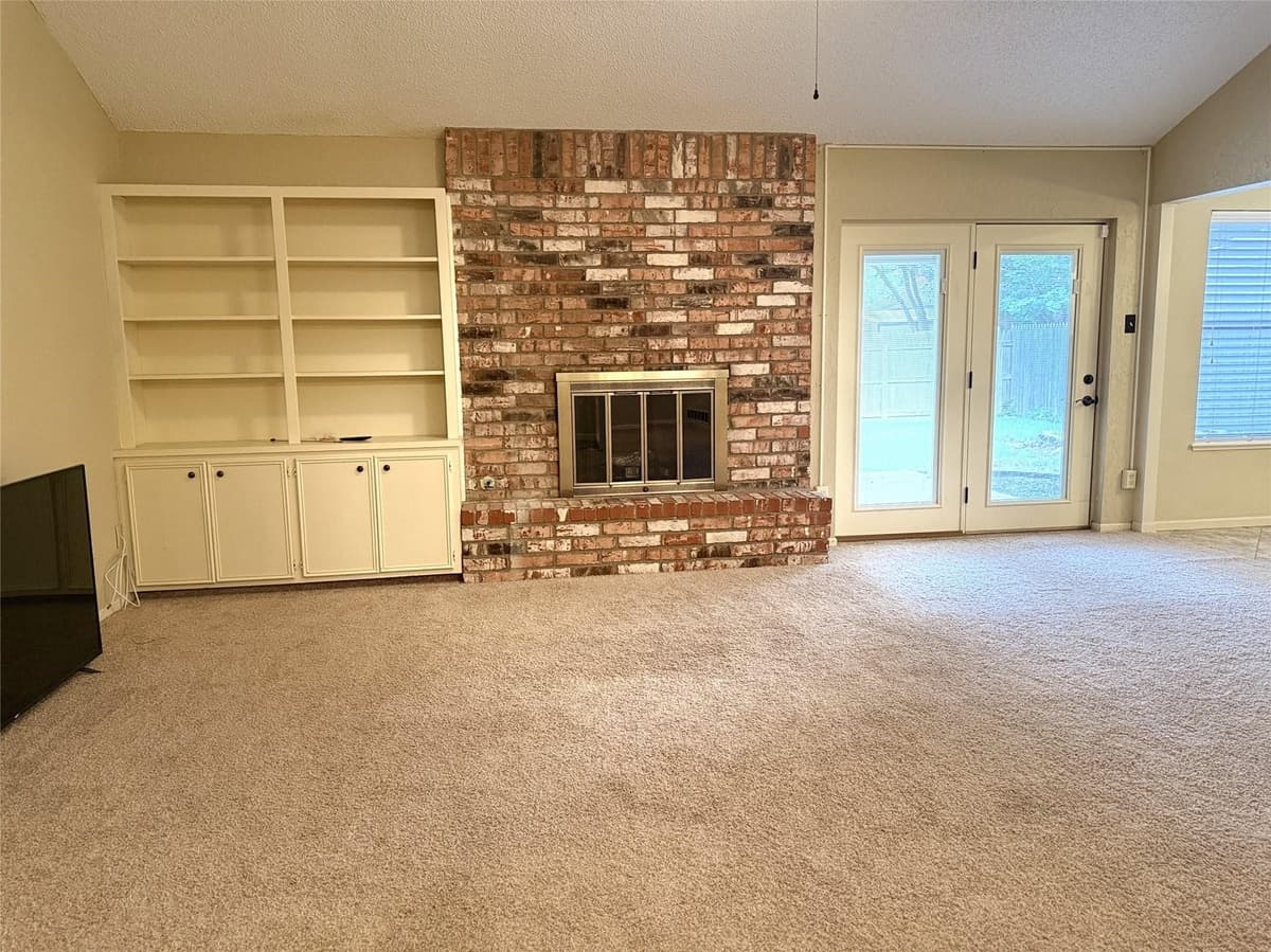 3225 Westchester Dr — photo 2