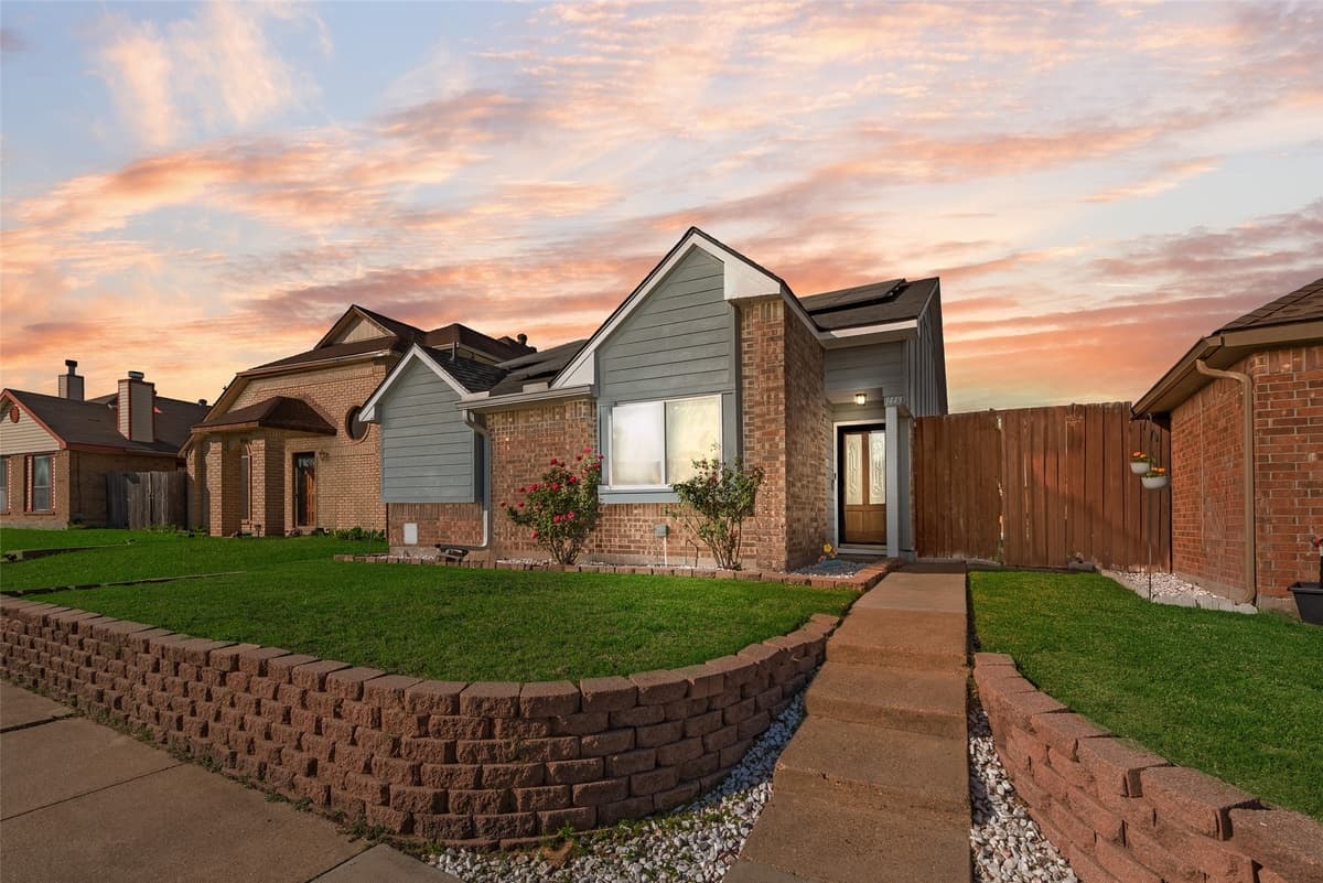 1443 Windmill Ln — photo 2