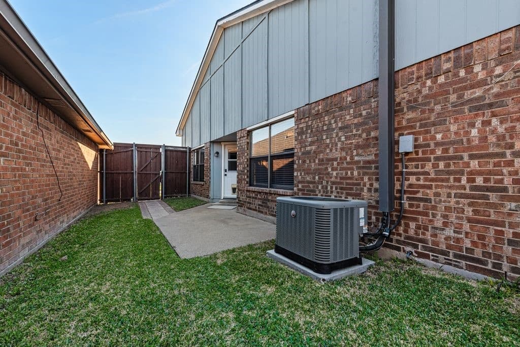 1443 Windmill Ln — photo 25