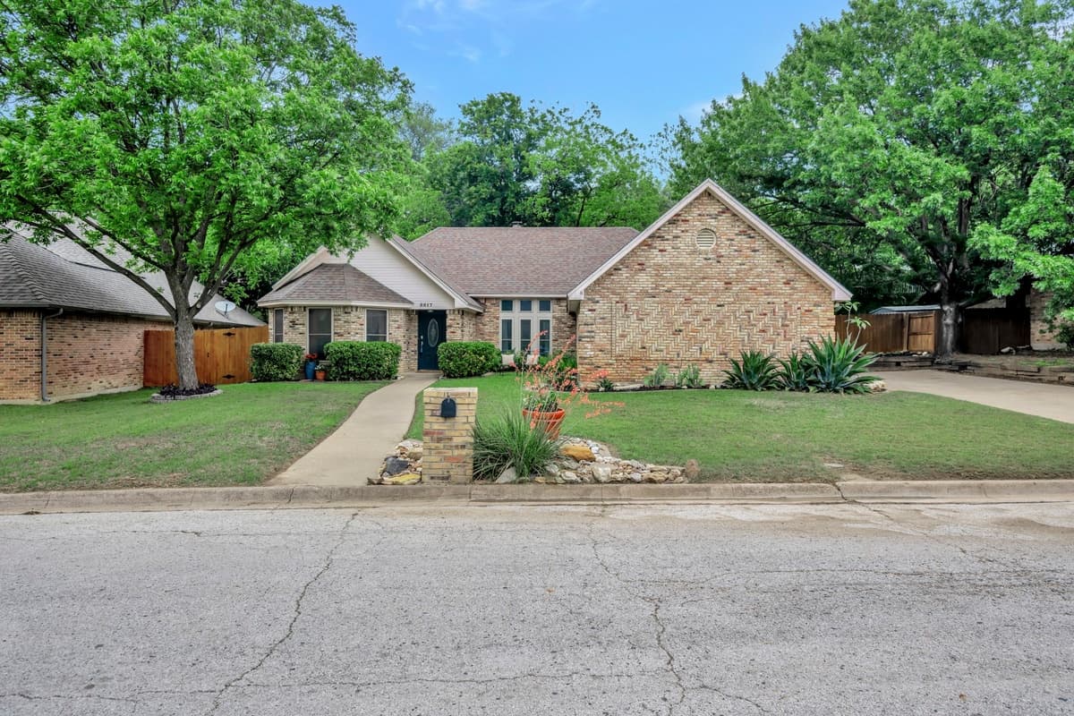 5517 Chimney Rock Rd — photo 1