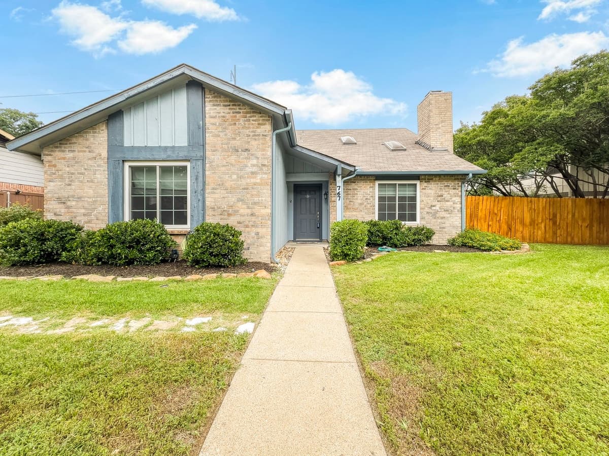 767 Dove Circle — photo 2