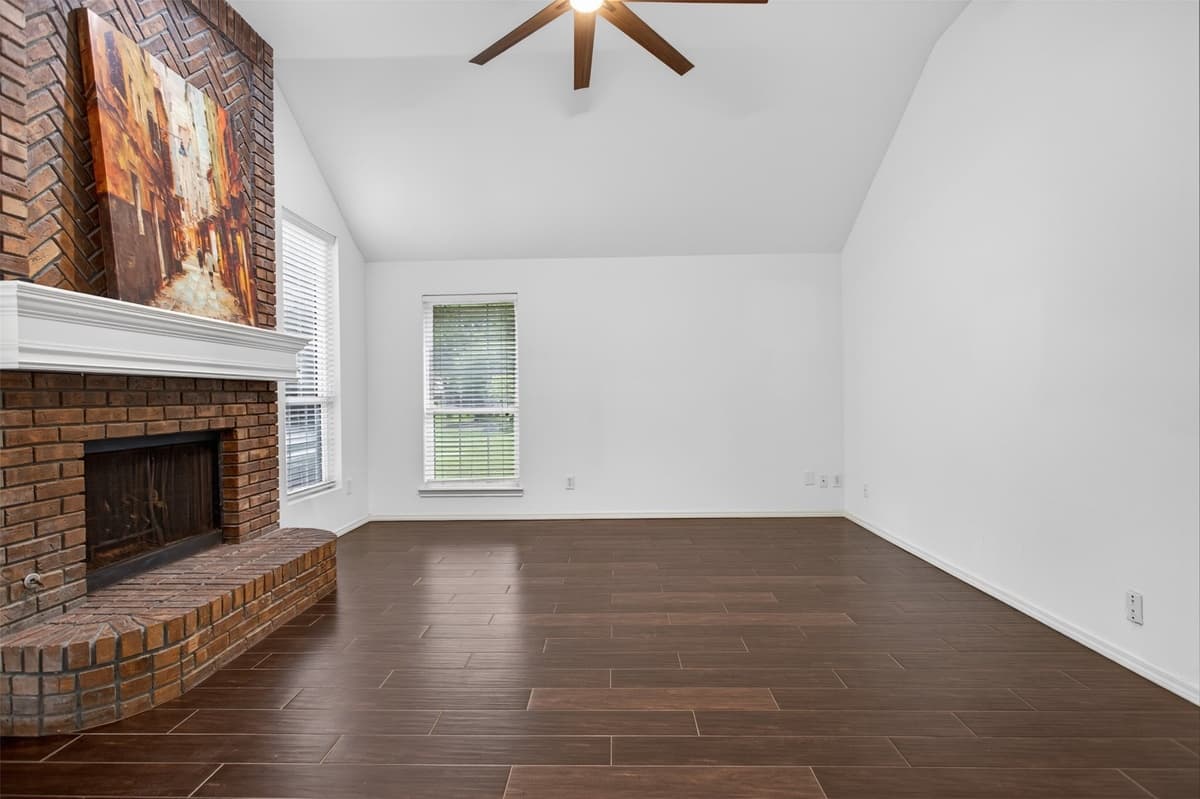 1618 Crosshaven Dr — photo 2