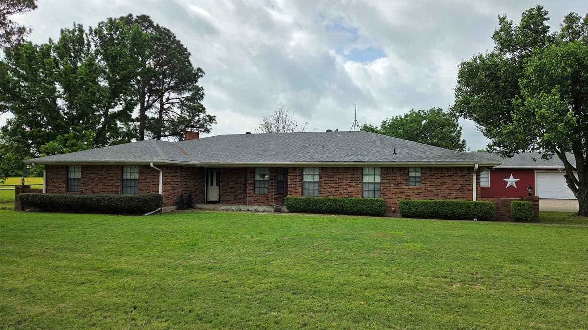 338 Travis Rd — photo 1
