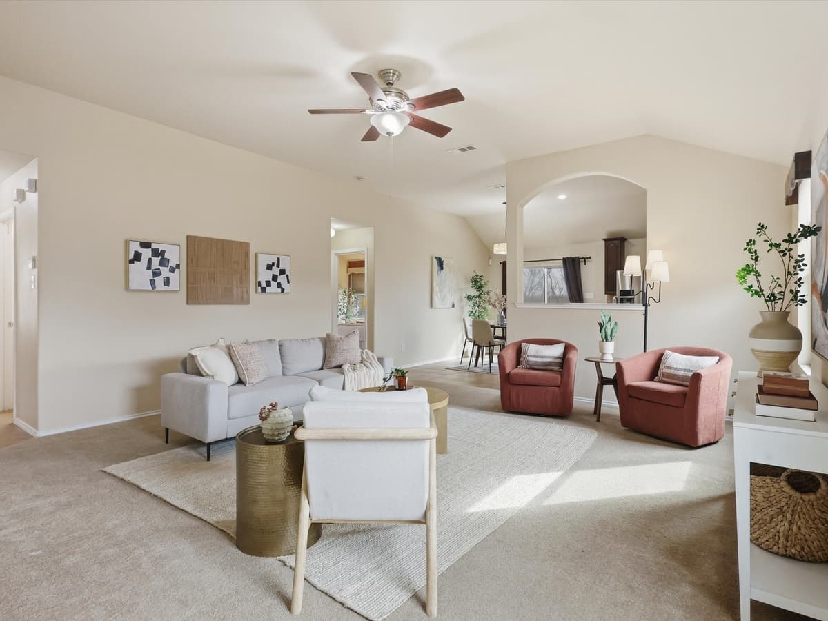 1221 Oakbrook St — photo 1