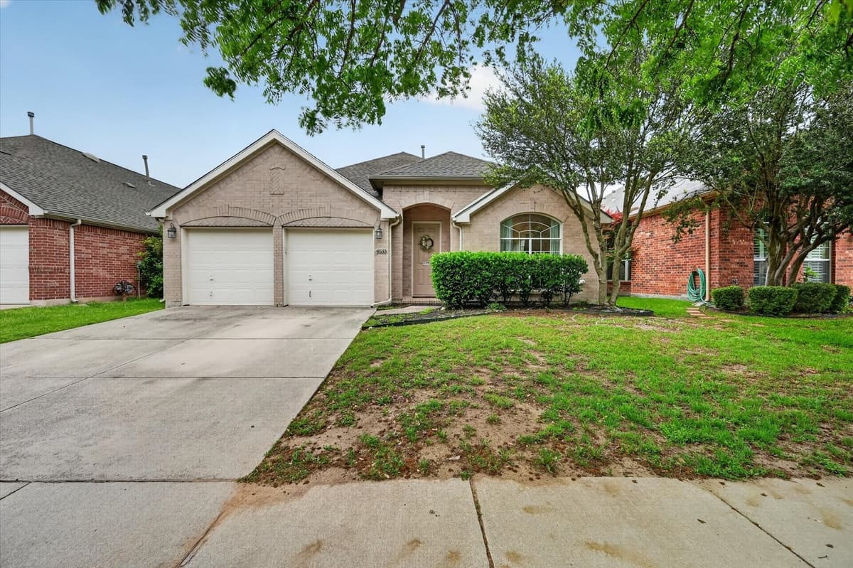 4533 Marguerite Ln — photo 1