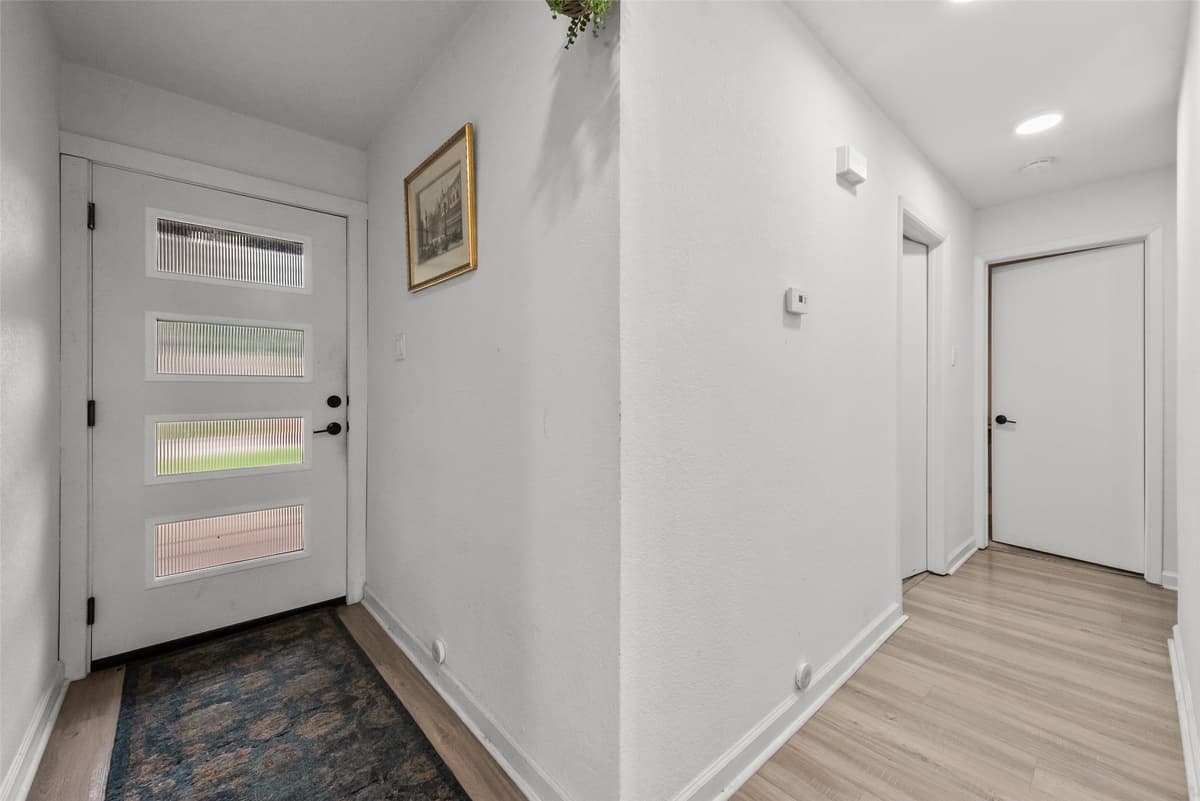 5721 Macneill Dr — photo 2