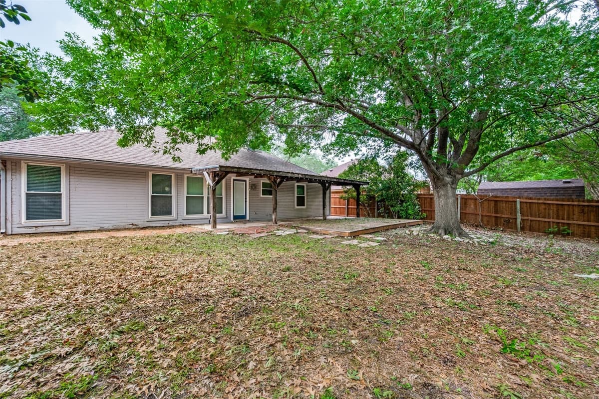 721 Deauville Dr — photo 12
