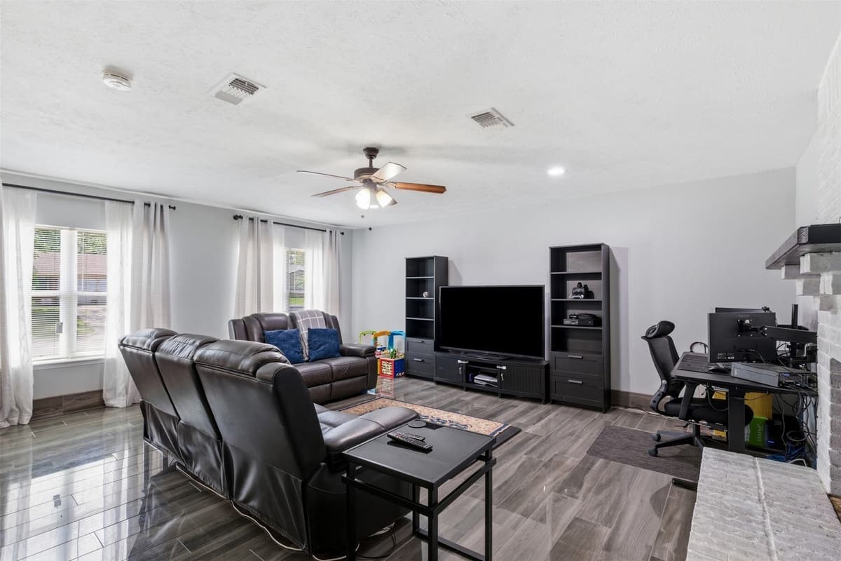 1505 Montclair St — photo 1