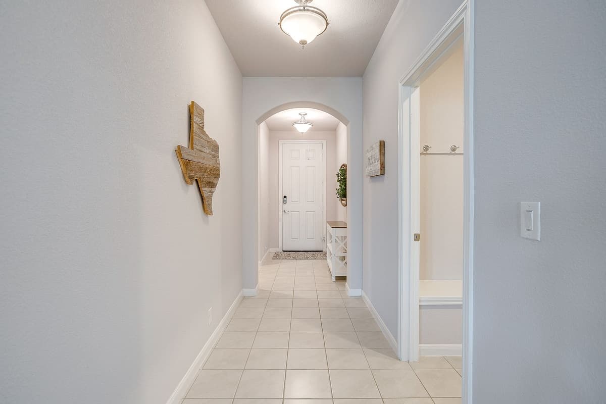 1069 Nighthawk Trail — photo 2