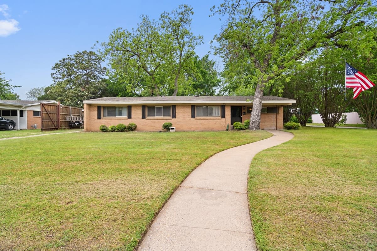 717 Van Horn Dr — photo 1