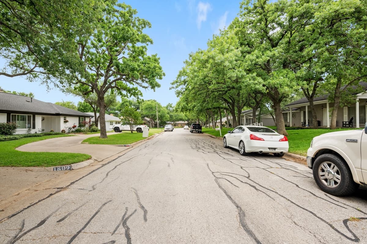 1804 W Cedar Elm Dr — photo 40