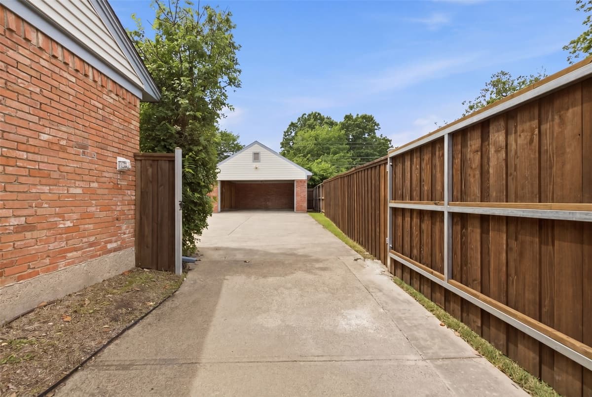 4419 Abrams Rd — photo 37