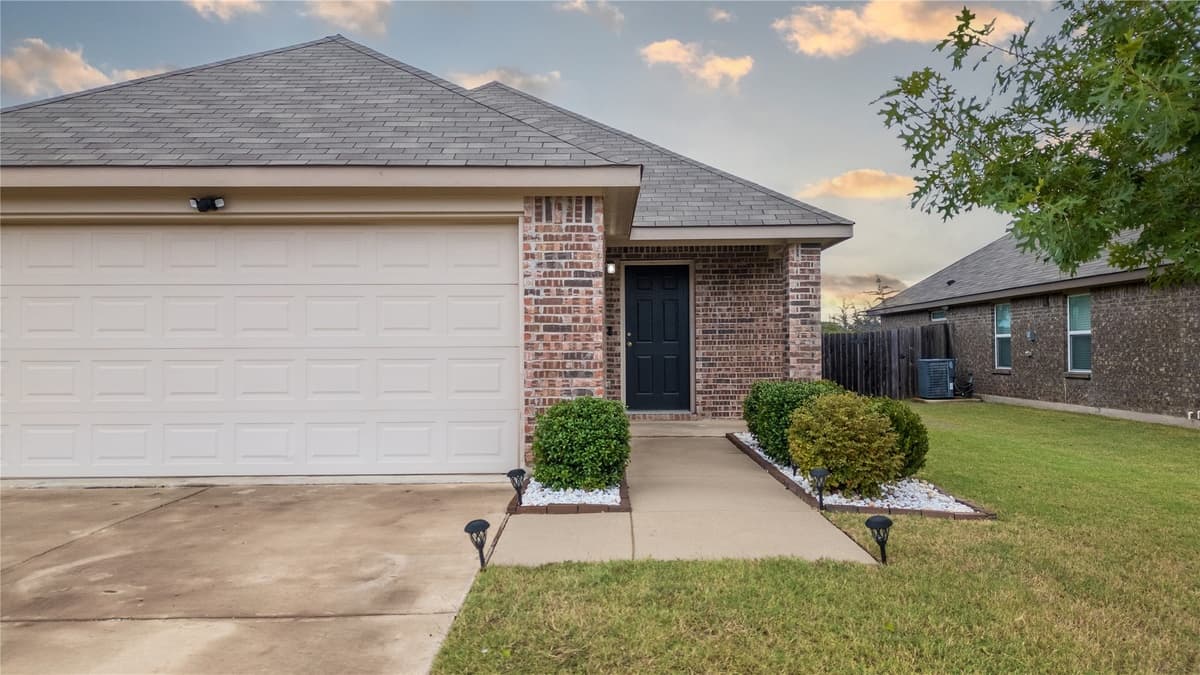 3308 Robin Rd — photo 2