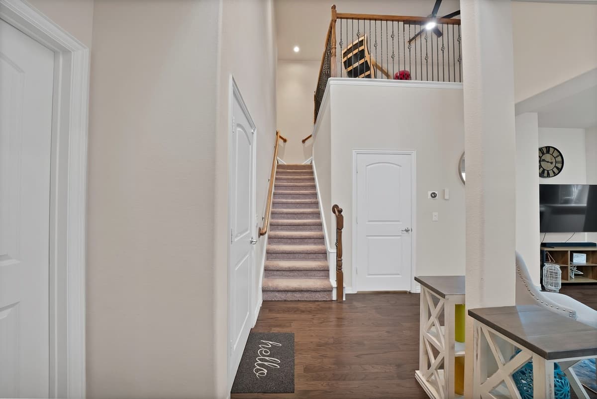 878 Vaquero St — photo 2
