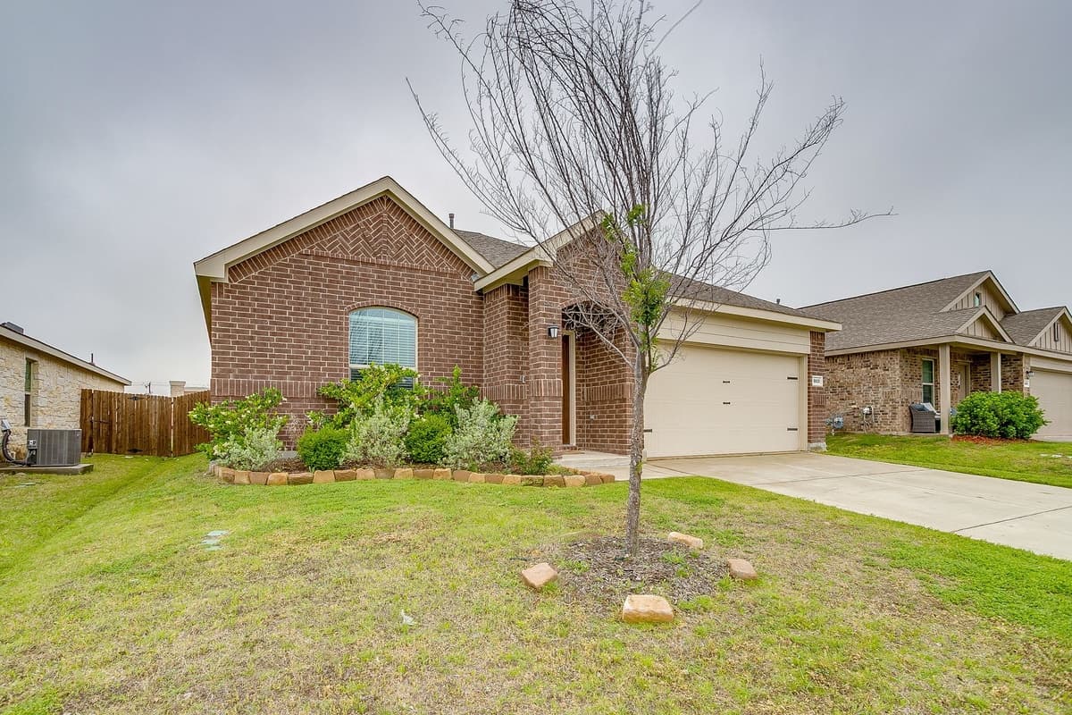 1605 River Crossing Dr — photo 2