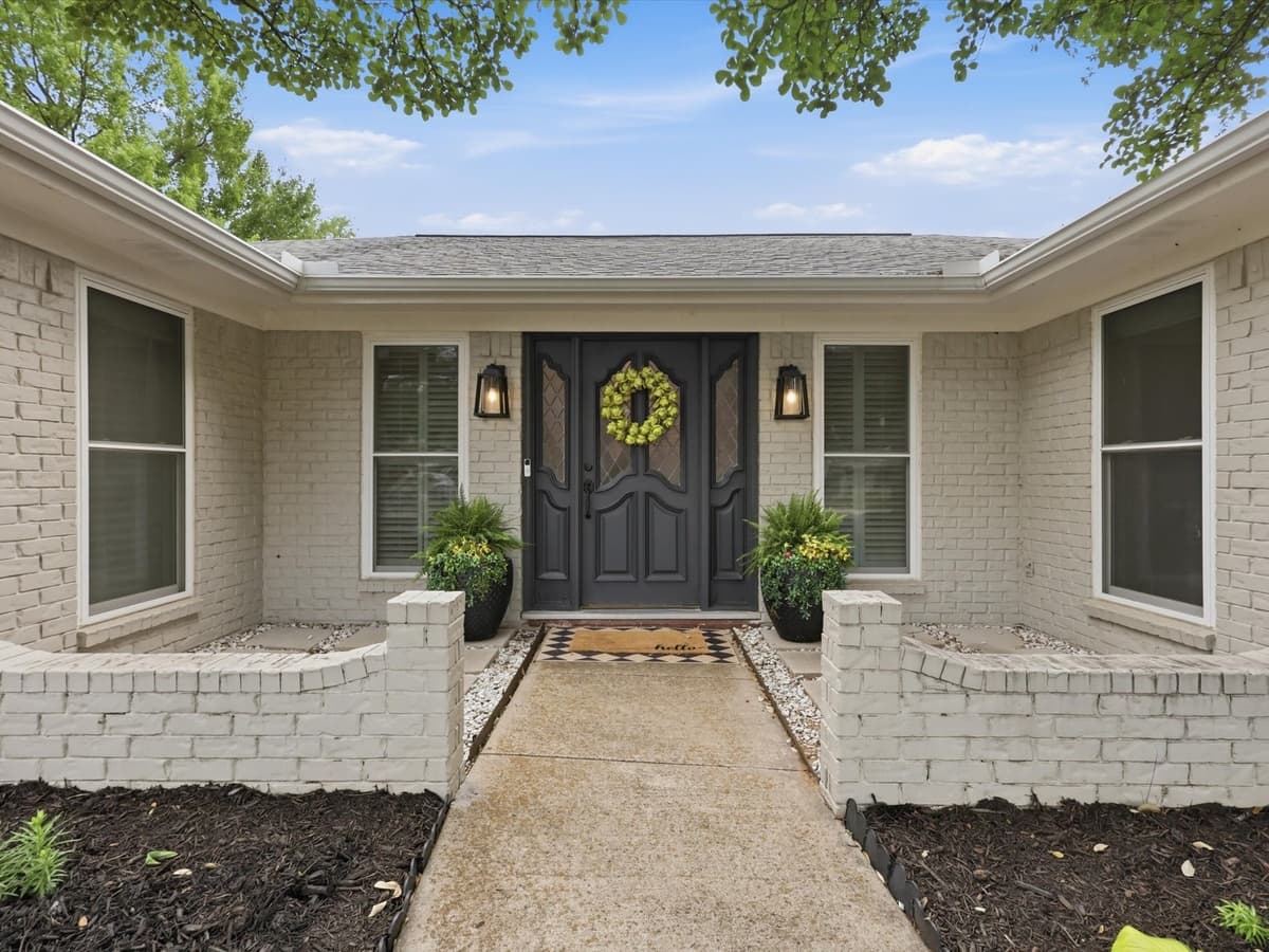 205 Circleview N Dr — photo 2