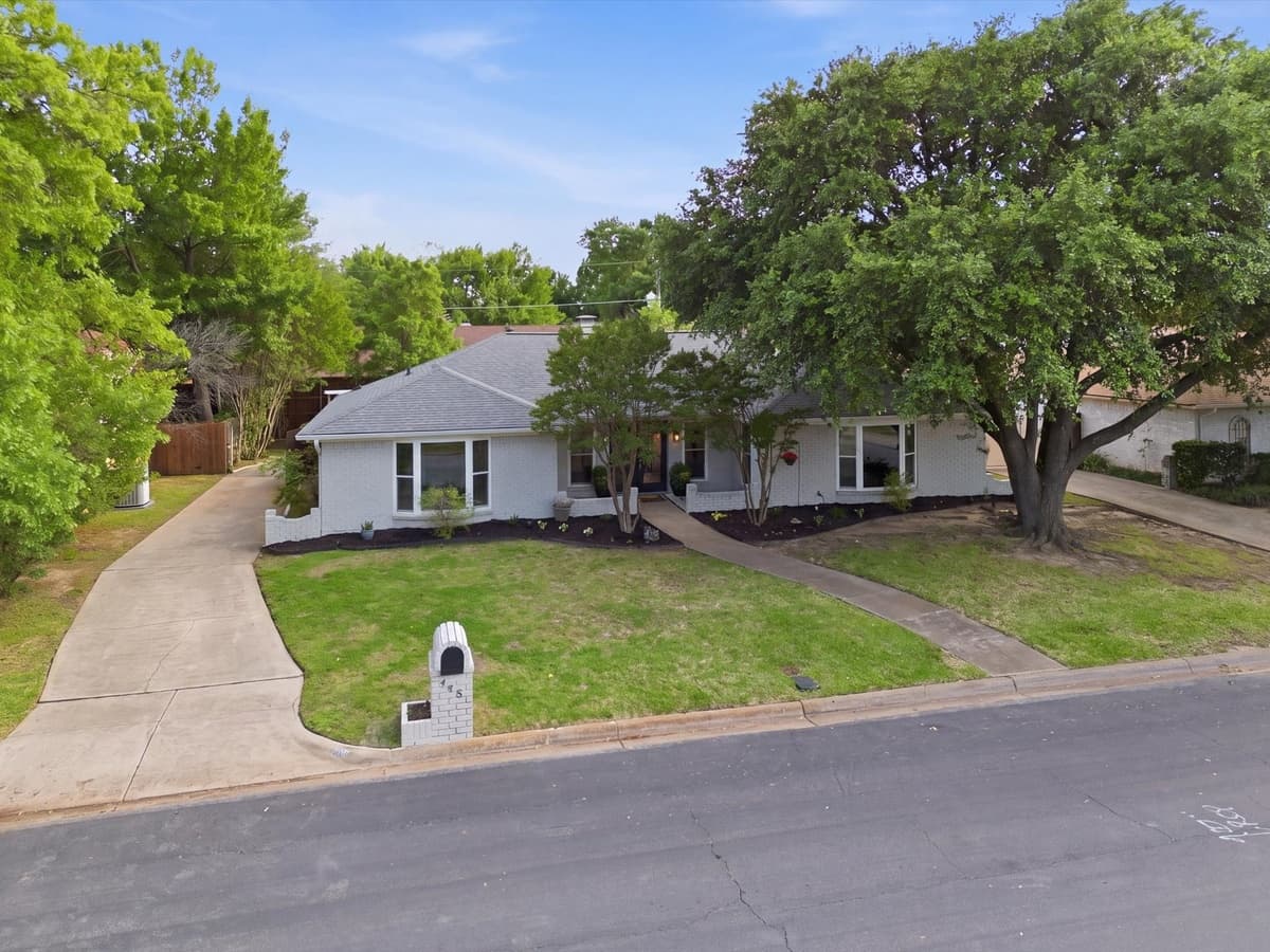 205 Circleview N Dr — photo 30
