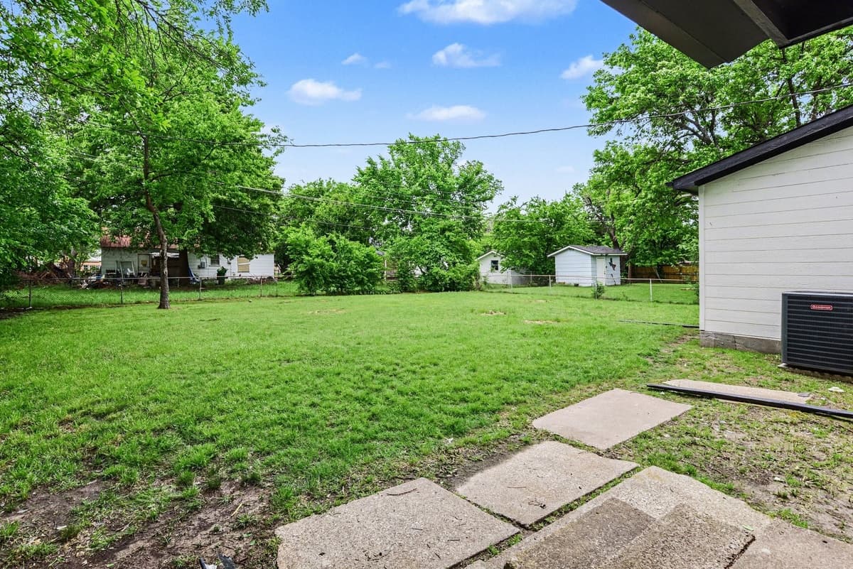 2610 Hillcrest Ave — photo 33