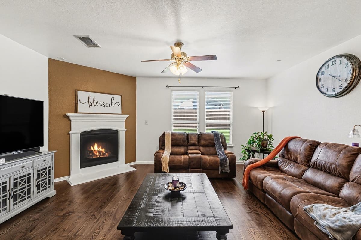 820 Lake Sierra Way — photo 2