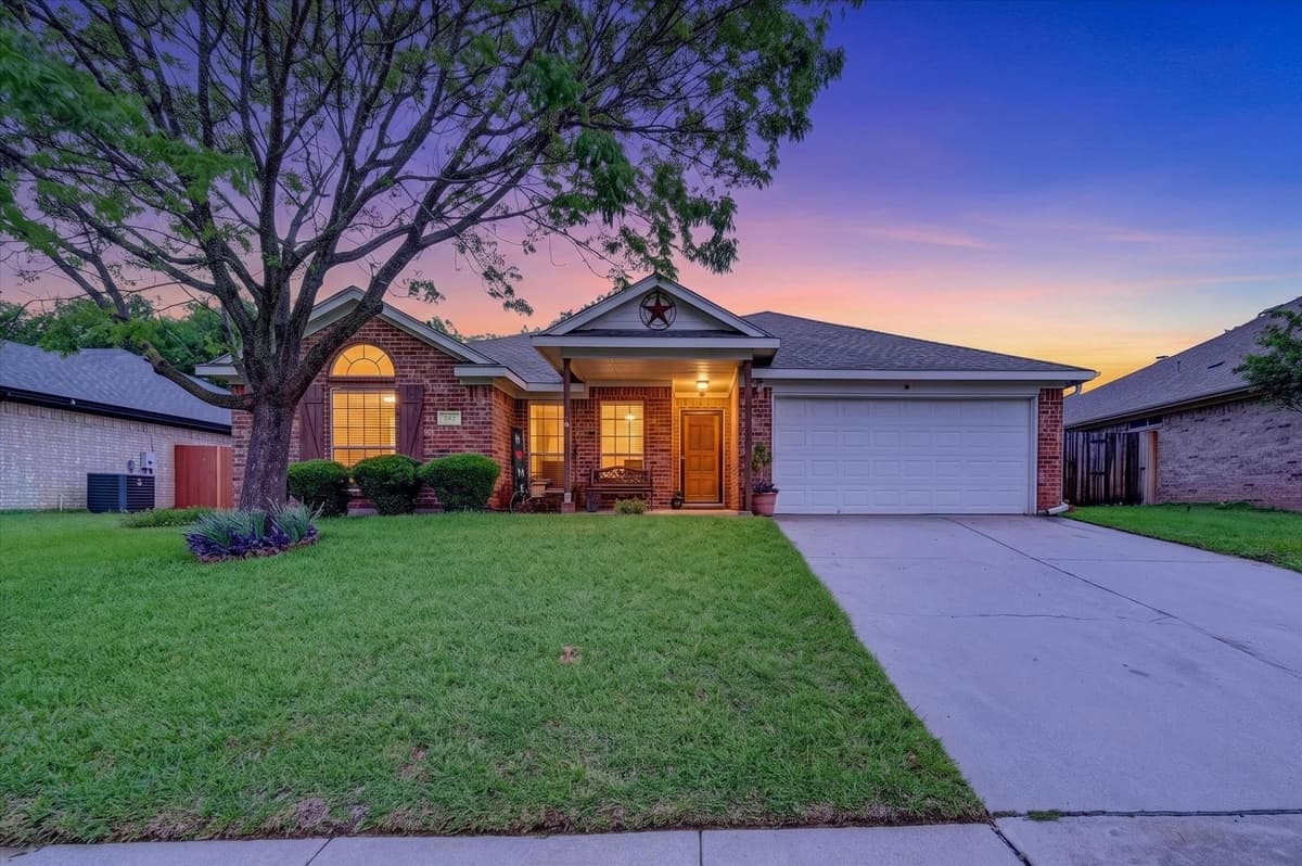 582 Tanglewood Dr — photo 1