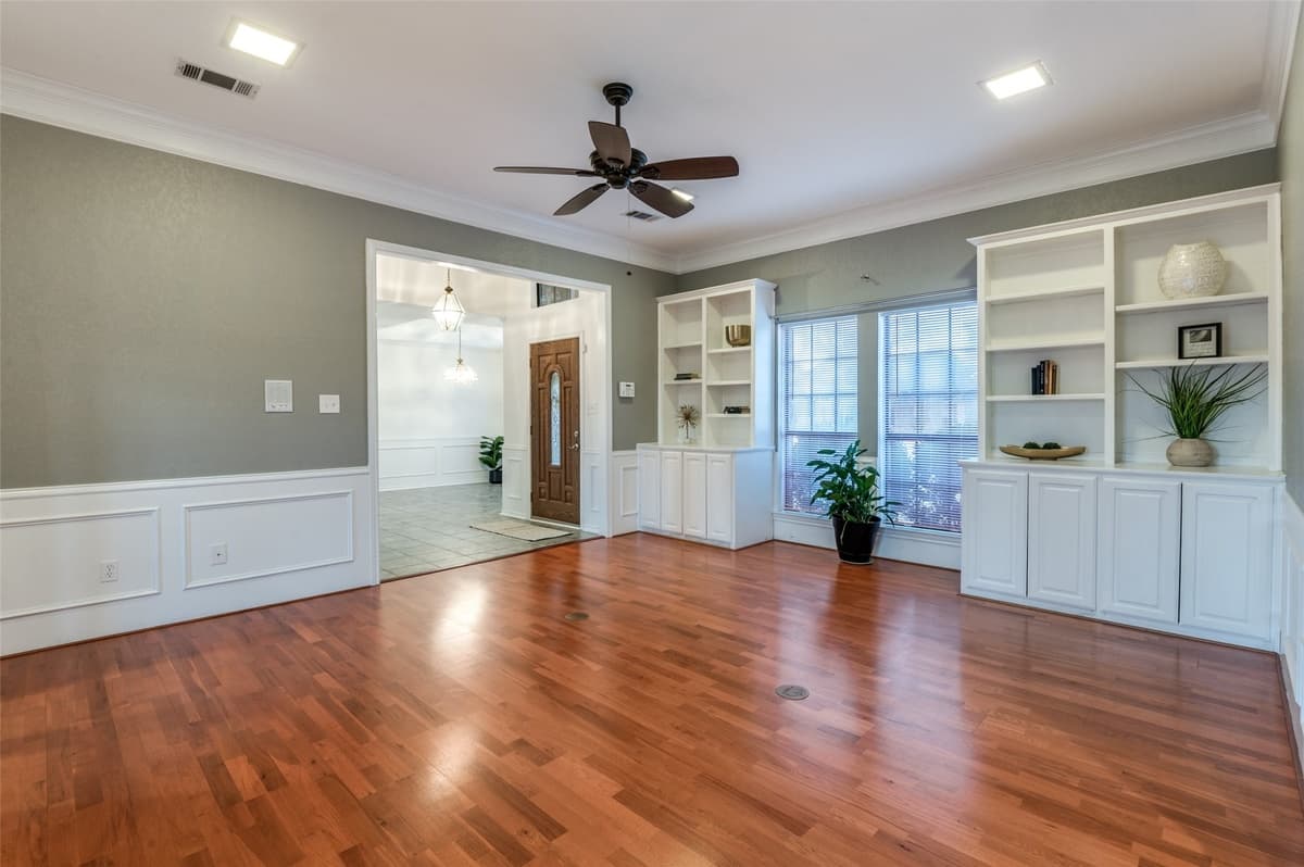 2418 Vista Glen Ln — photo 2