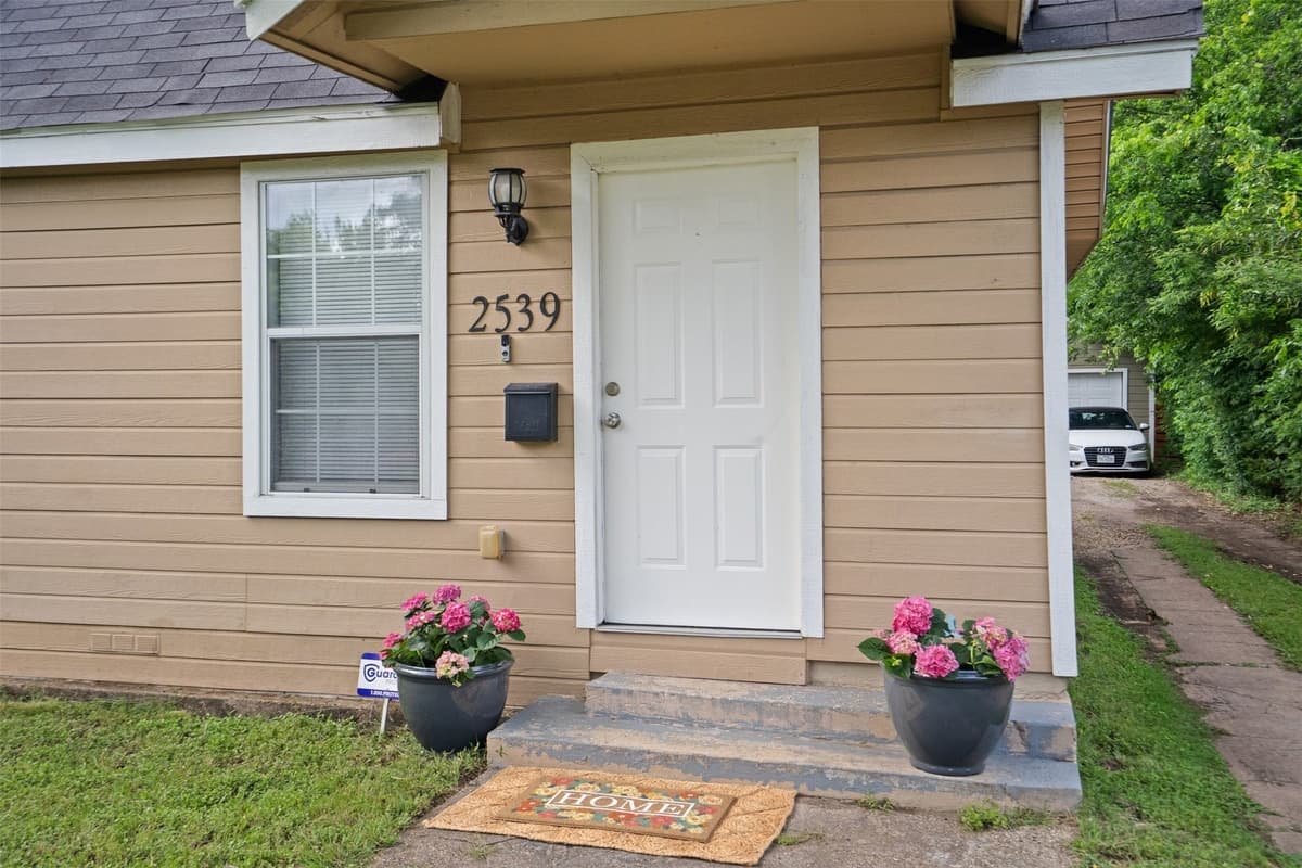 2539 Sharon St — photo 31
