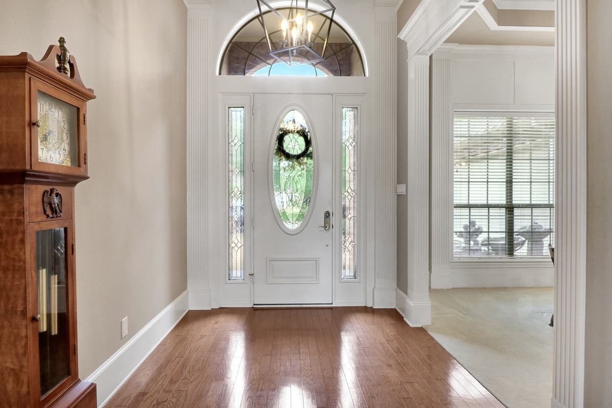 2222 Kennebunk Ln — photo 2