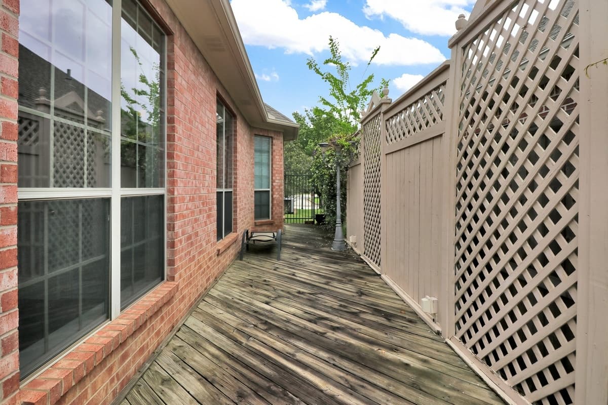 2222 Kennebunk Ln — photo 34