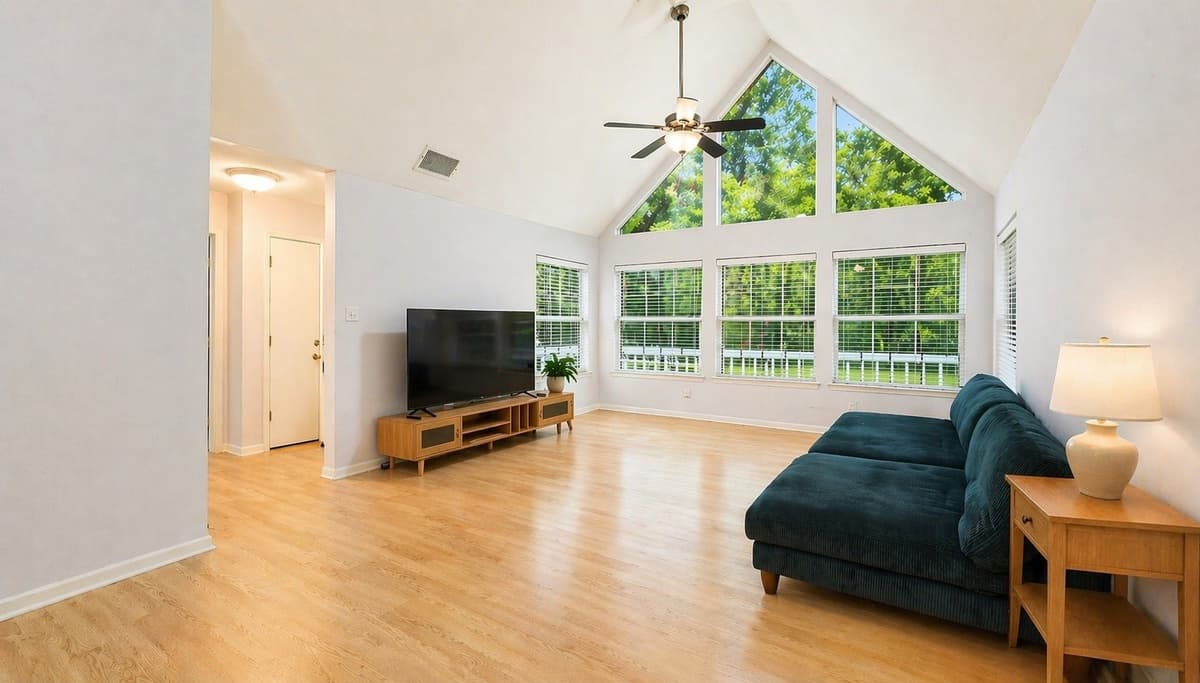 153 Candlelight Cove — photo 2
