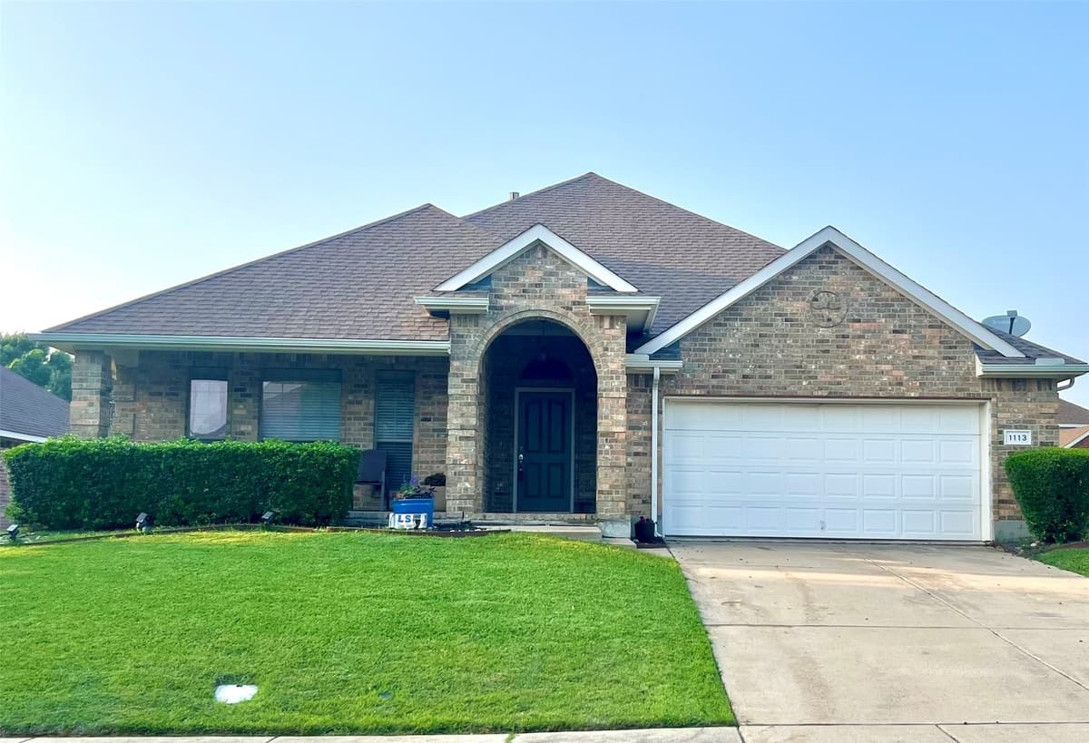 1113 Devonshire Dr — photo 1